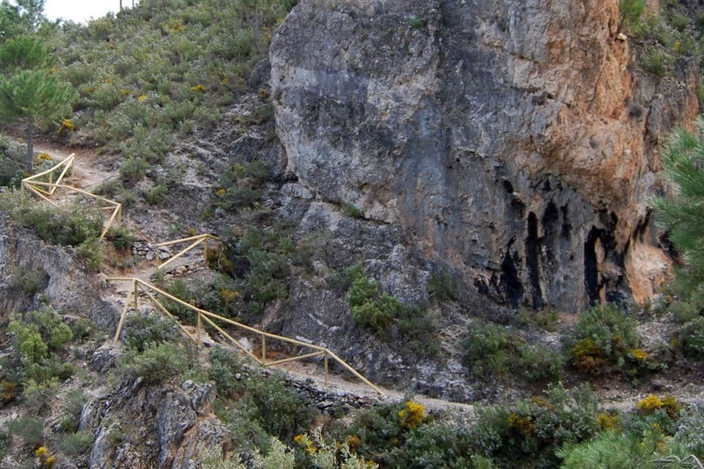 Una ruta por la cascada de los árboles petrificados de Granada | Ideal