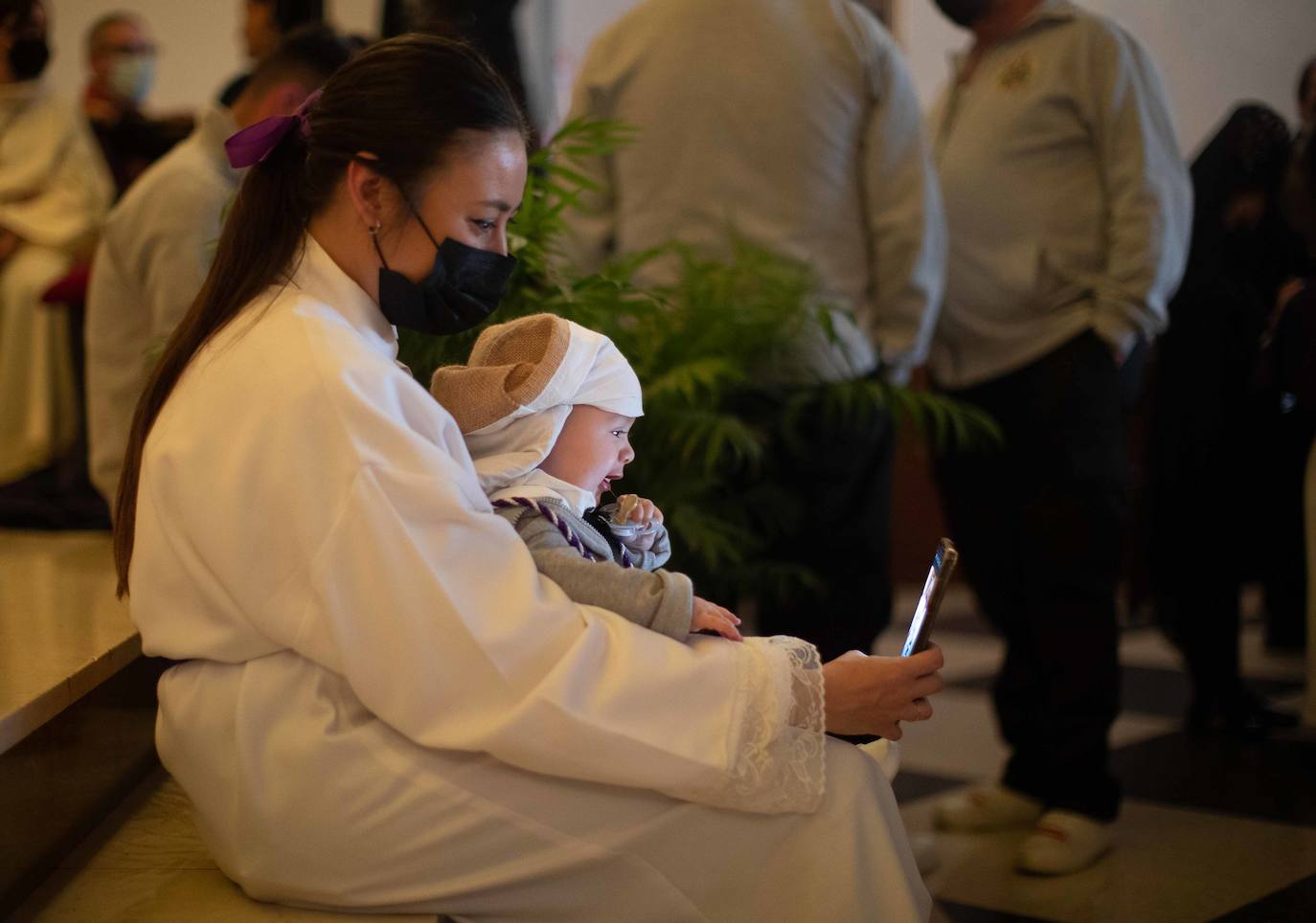 La hermandad del Zaidín desafió el tiempo de este Martes Santo tras dos aplazamientos