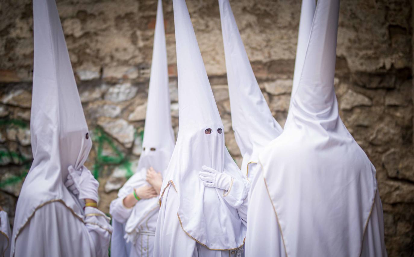 La hermandad del Zaidín desafió el tiempo de este Martes Santo tras dos aplazamientos