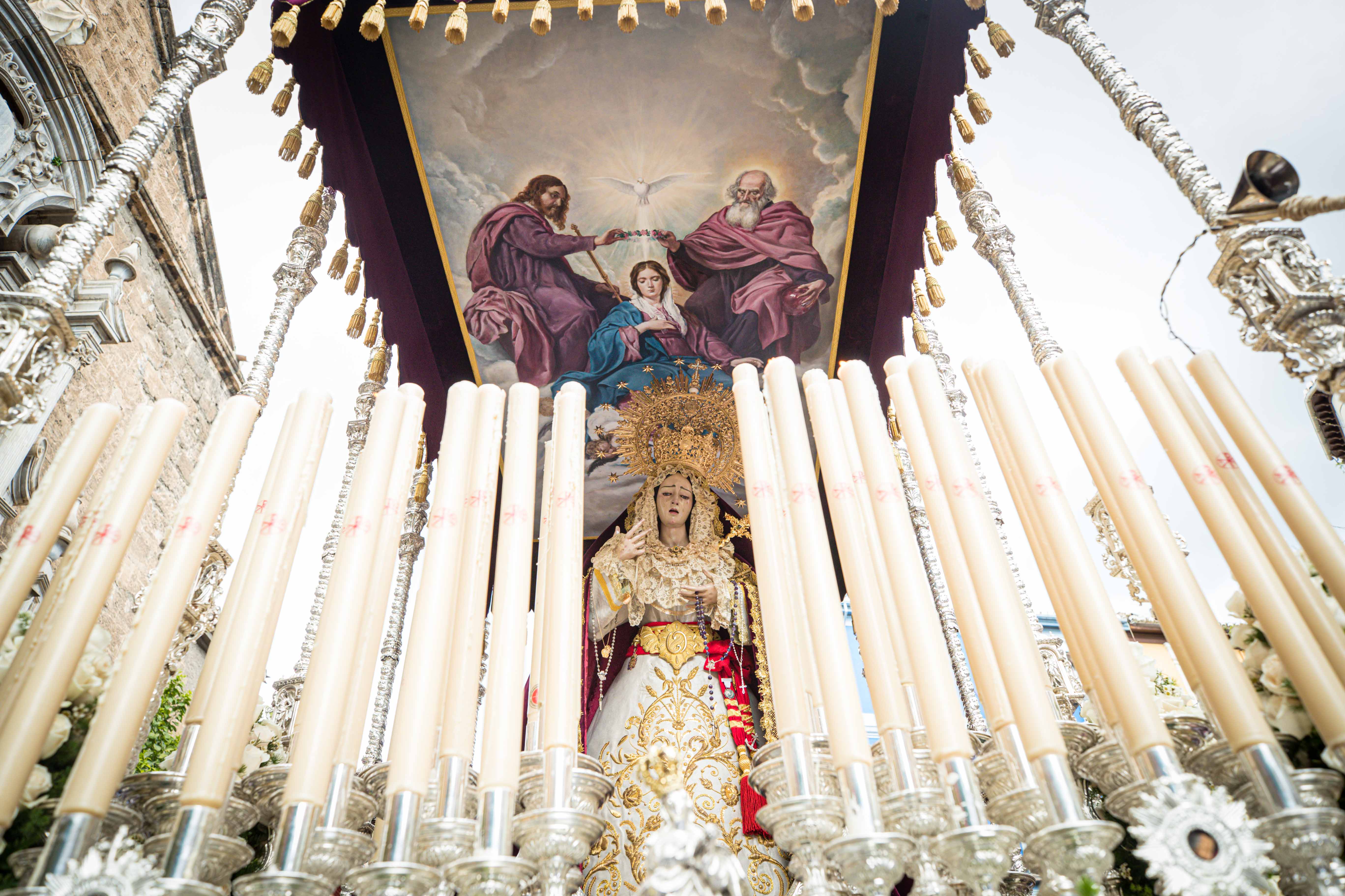 Las mejores imágenes del cortejo que acompaña al Cristo de la Meditación y Nuestra Señora de Los Remedios