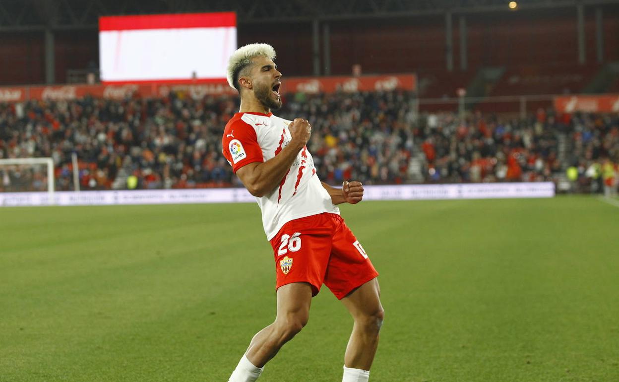 Arnau Puigmal marcó el segundo gol del Almería ante la Ponferradina.