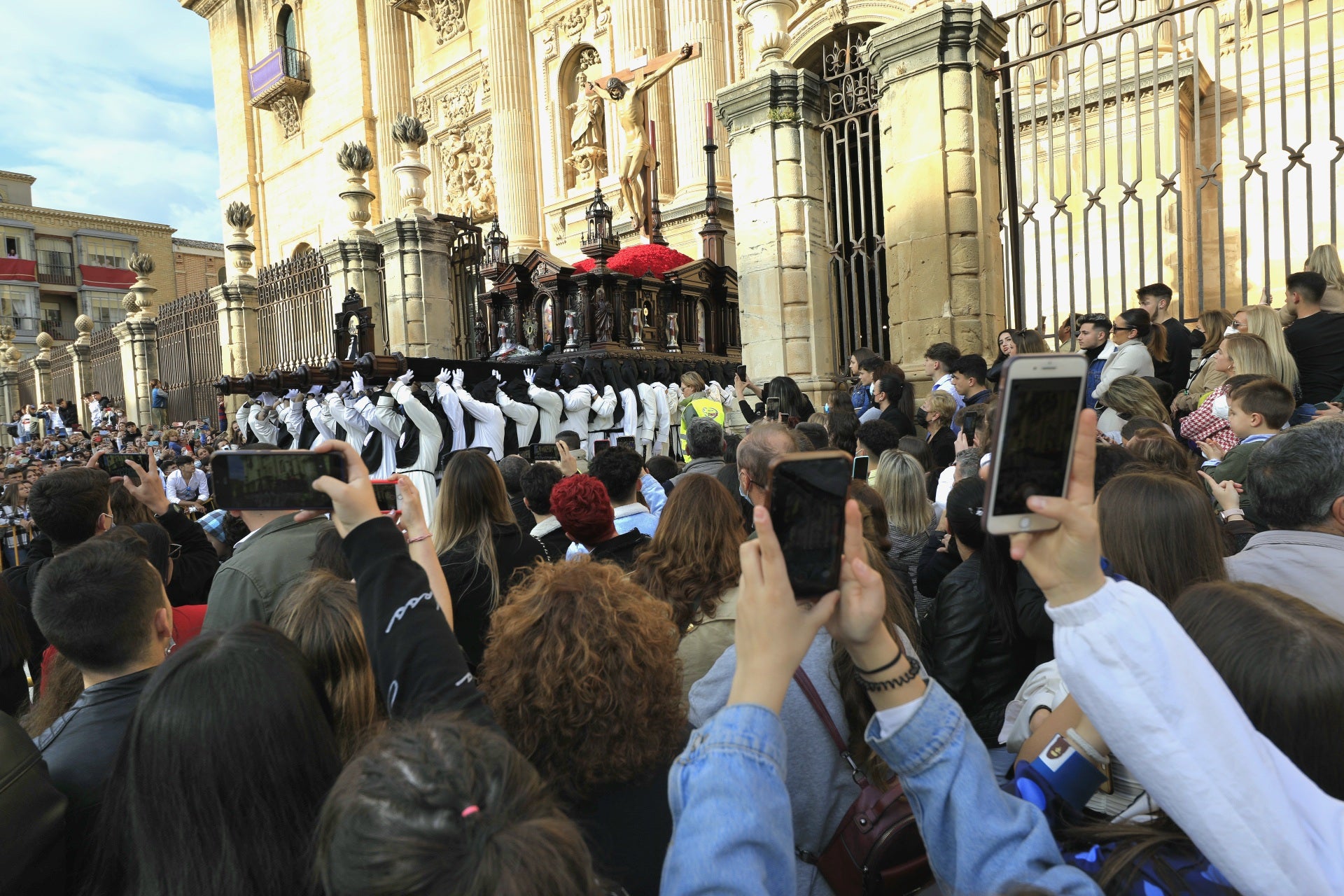 Fotos: La Buena Muerte, en las calles de Jaén