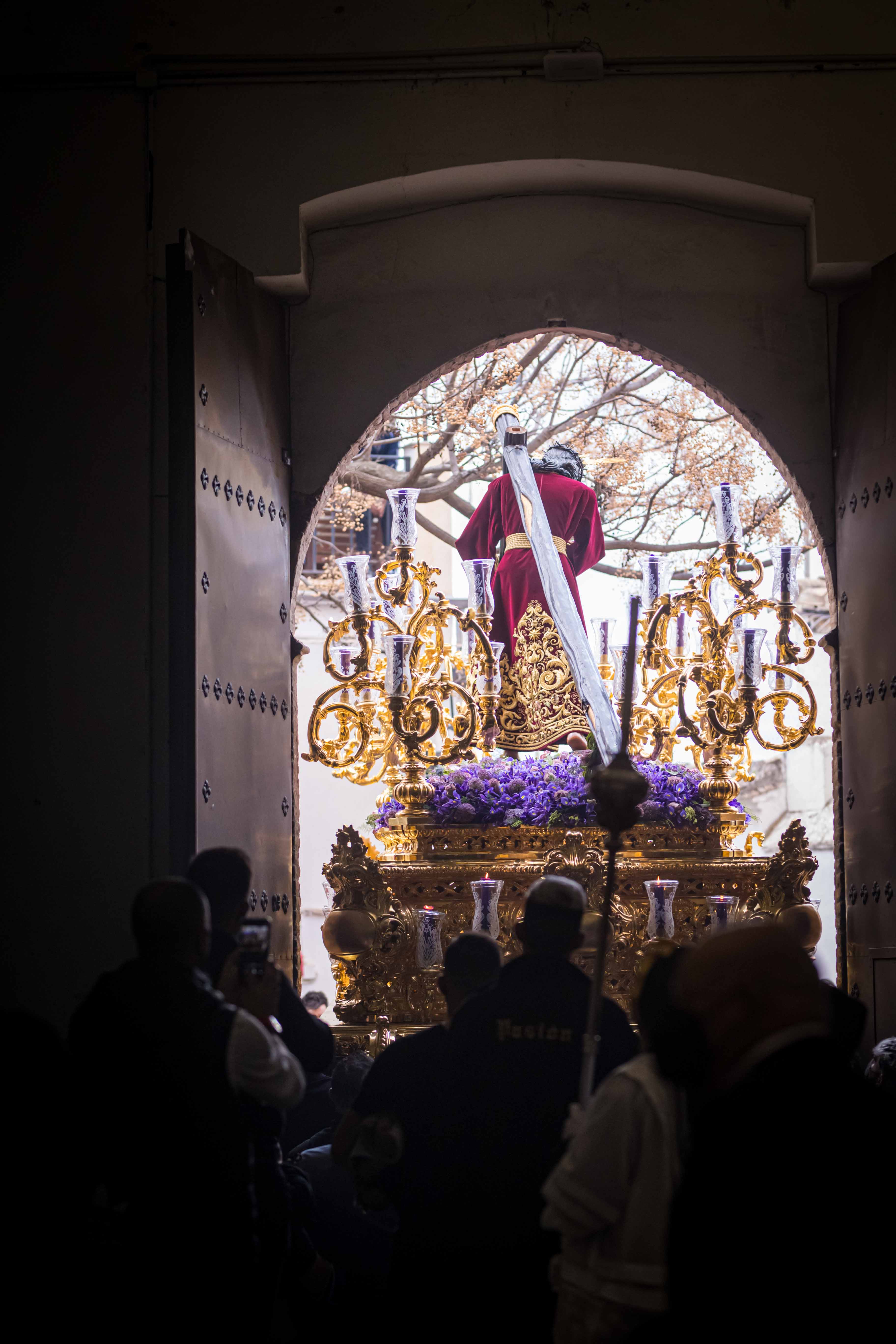 Fotos: La Estrella luce sus colores por el Albaicín