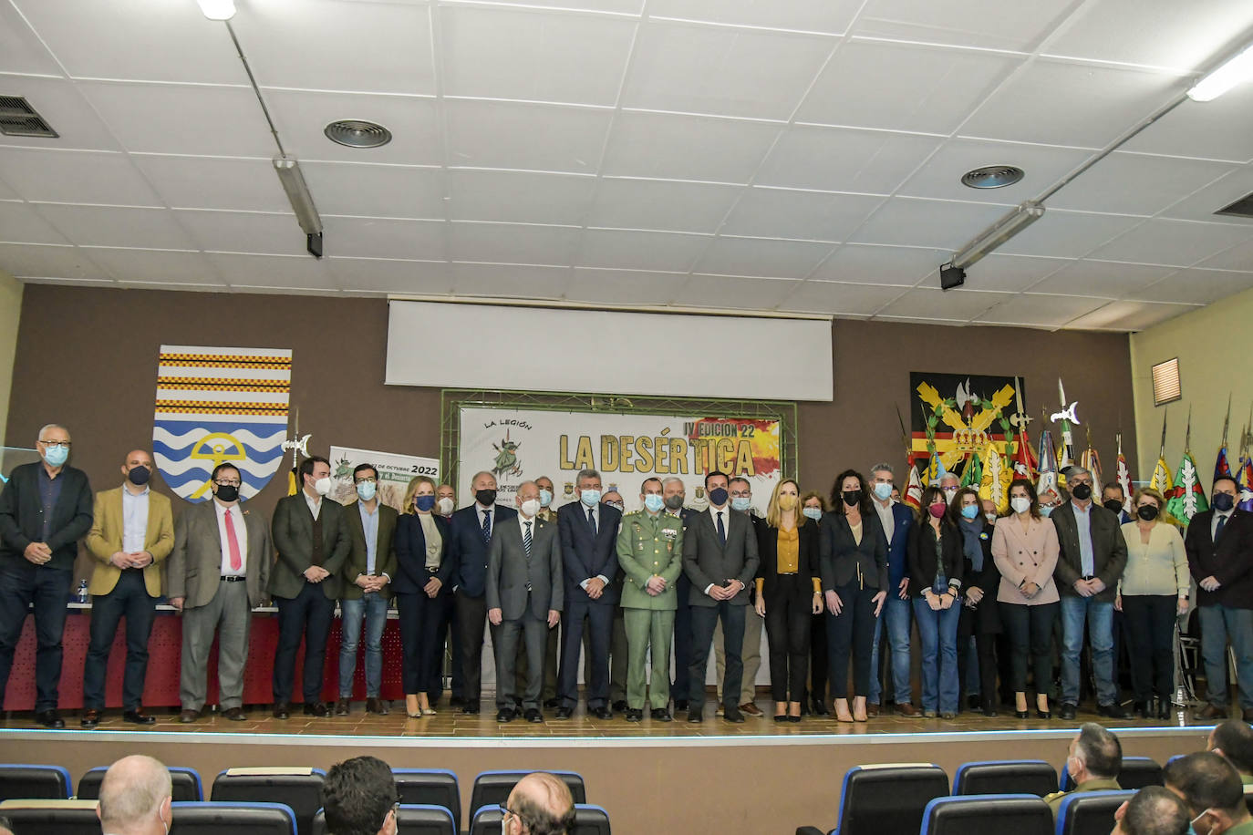 Foto de familia del acto de presentación de 'La Desértica'. 