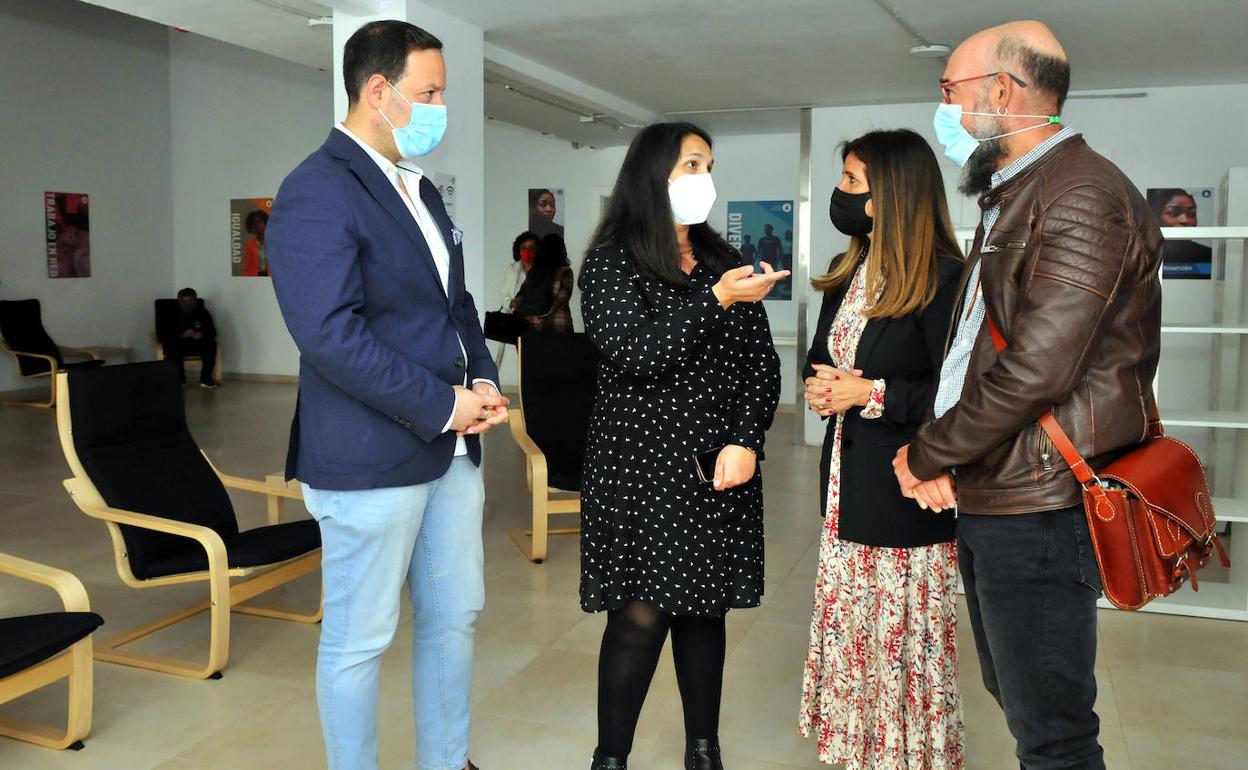 Representantes de Inserta Andalucía, Ayuntamiento y Junta. 