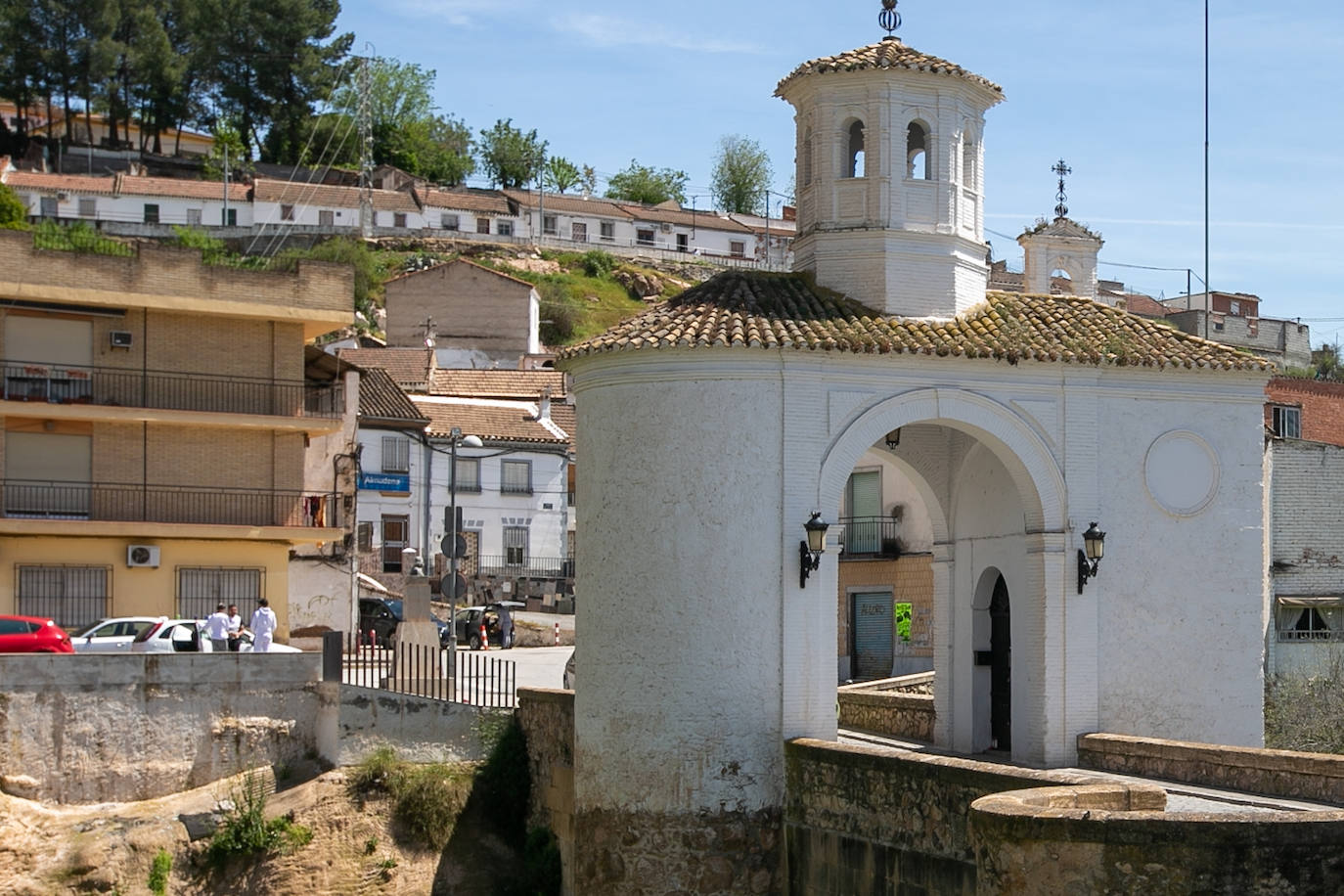 Barrio de la localidad de Pinos Puente donde la Guardia Civil mantiene vigilancia. 