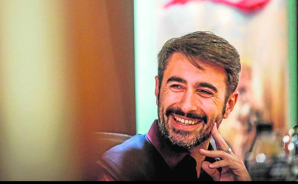 El escritor y músico Rayden, en el acto de anoche.