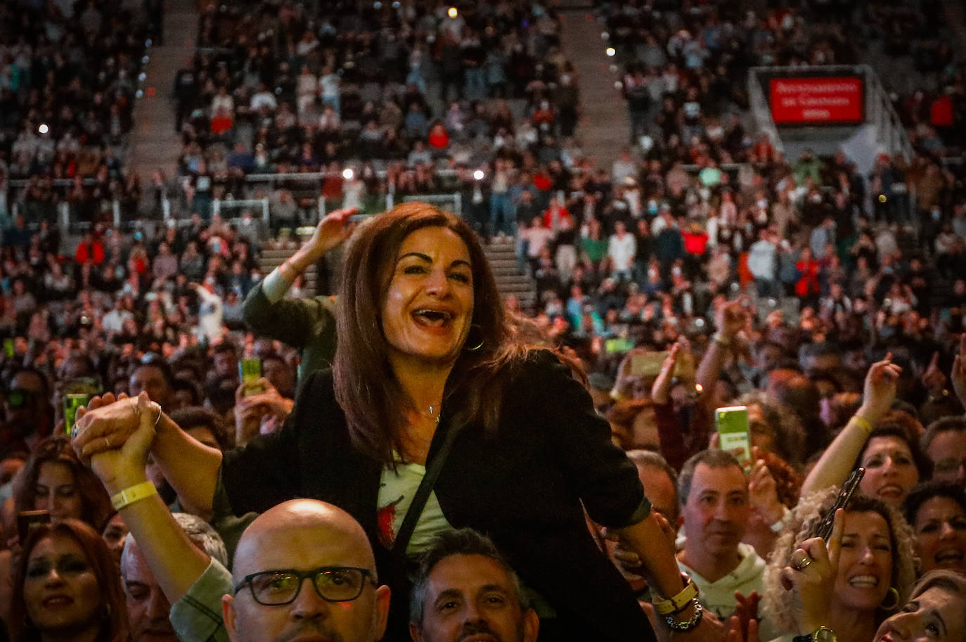 Lleno en el Palacio de los Deportes y entusiasmo a raudales.