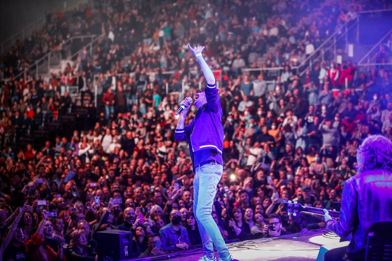 Lleno en el Palacio de los Deportes y entusiasmo a raudales.