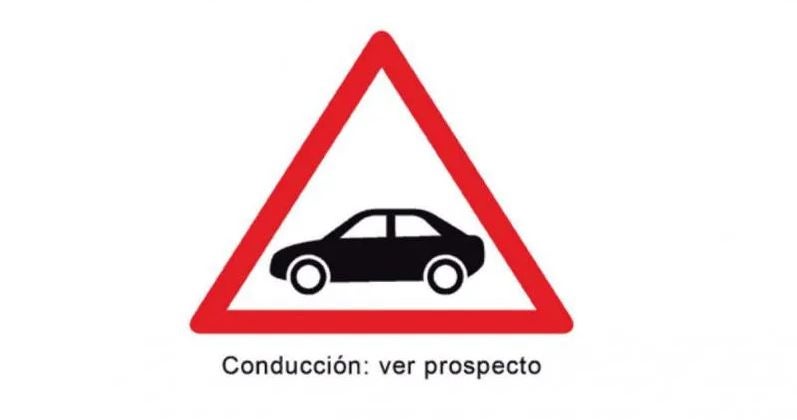 Símbolo de precaución en la conducción con medicamentos