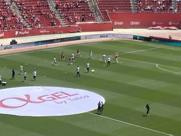 Partido clave por la permanencia en un estadio de Son Moix que recibió la visita de trescientos aficionados granadinistas