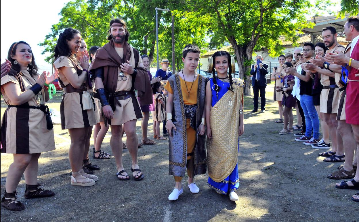 Celebración de los II Juegos Apolíneos de Cástulo, con los personajes infantiles de Aníbal e Himilce. 