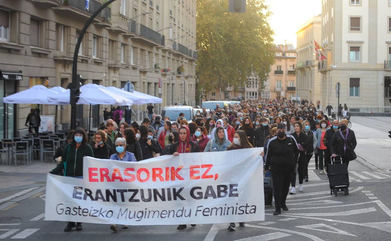 Manifestación contra la violencia machista en Vitoria. 