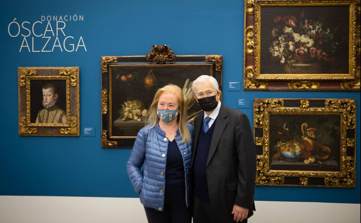 María Isabel Ruiz y Óscar Alzaga, ayer en el Museo de Bellas Artes de Granada. 
