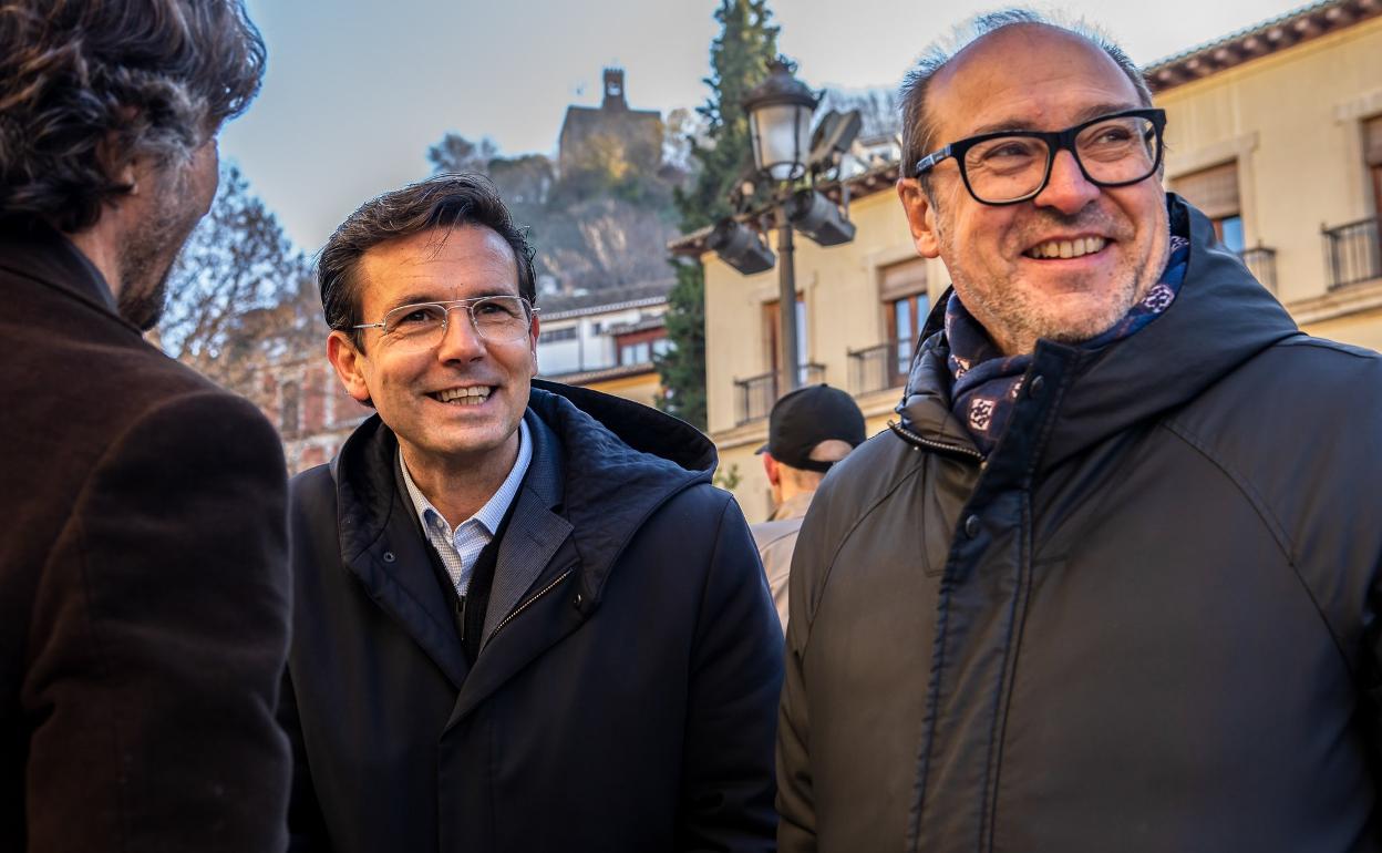 Paco Cuenca, alcalde de Granada, junto a José María Corpas