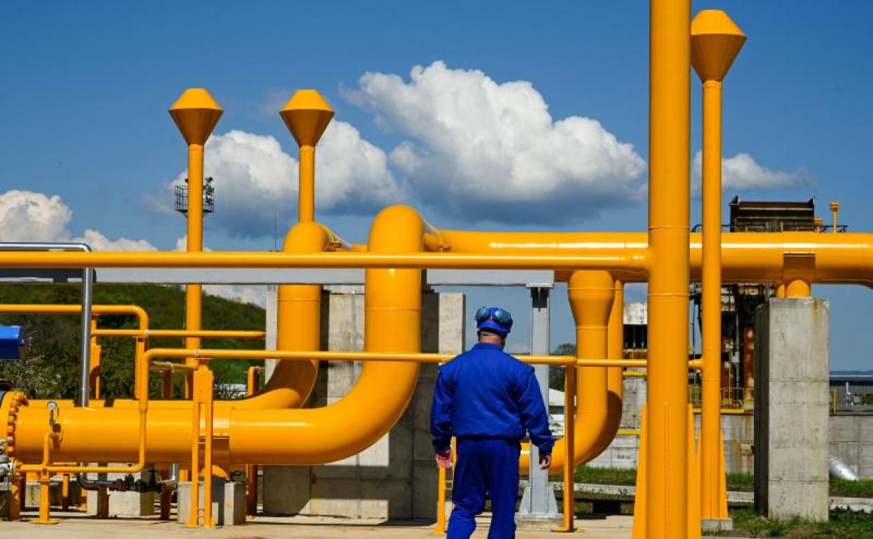 Rusia suspende el fluido de gas a través de Polonia