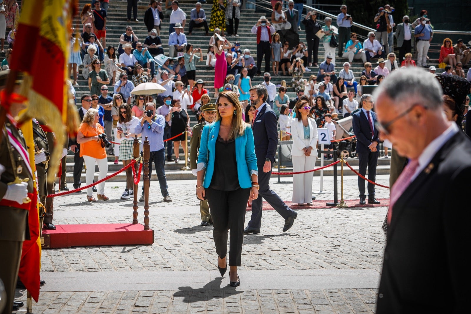 Más de 300 granadinos han llevado a cabo el juramento en la explanada del Palacio de Congresos.
