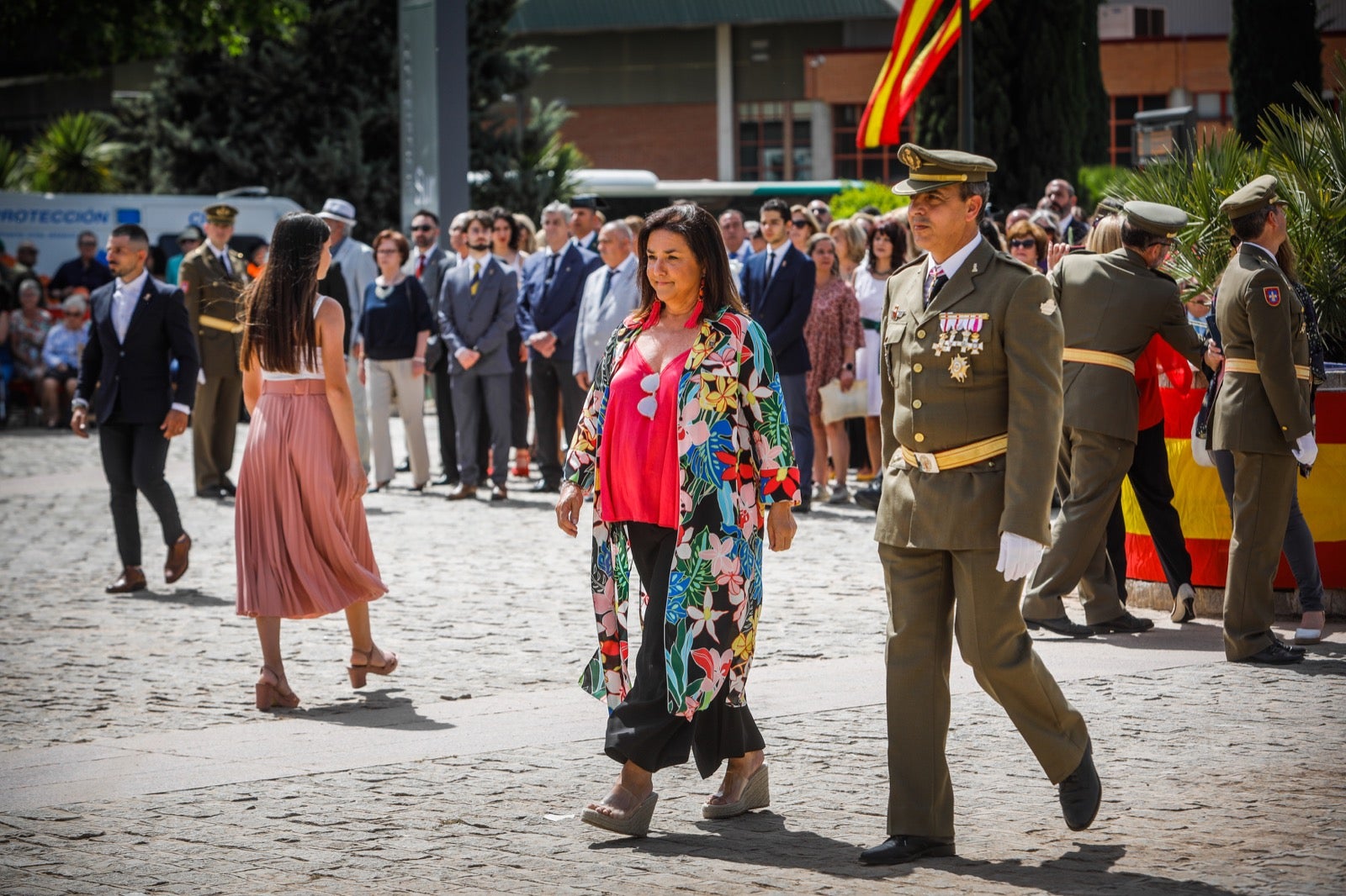 Más de 300 granadinos han llevado a cabo el juramento en la explanada del Palacio de Congresos.
