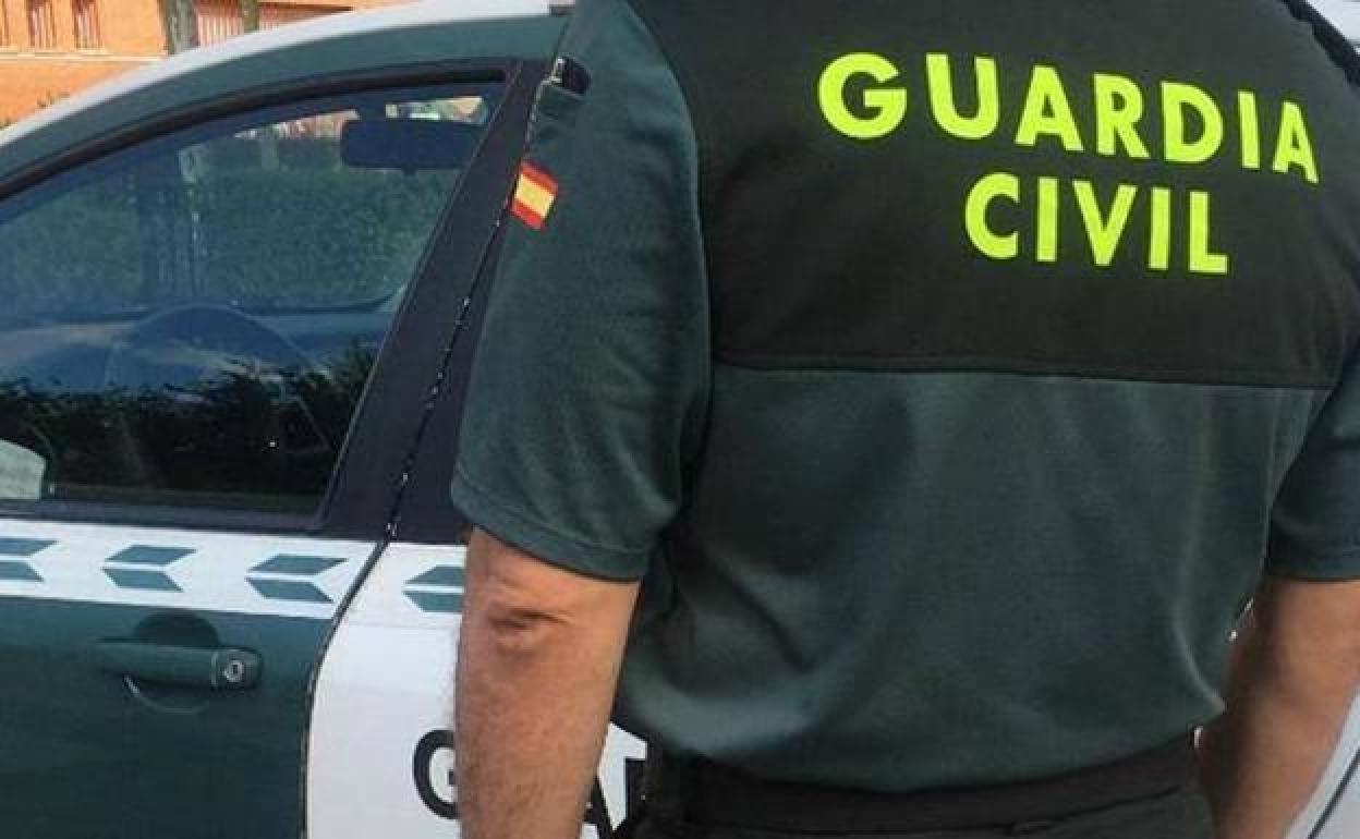 Atraca una gasolinera en La Zubia, se lleva 100 euros y pide una cerveza