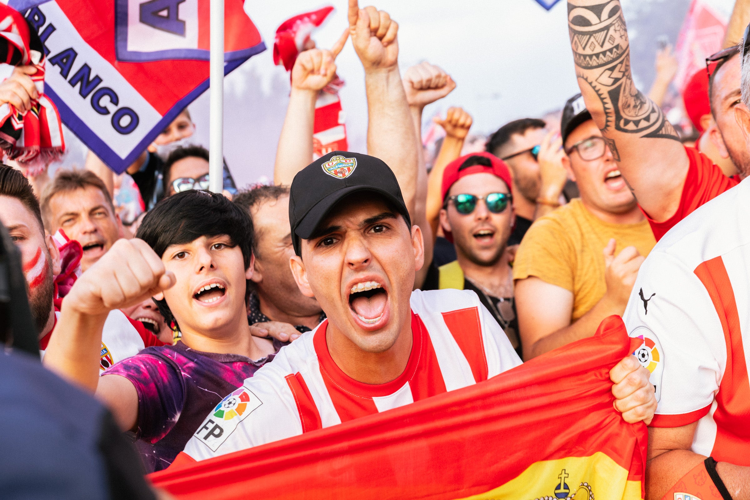 Fotos: Así ha recibido a la UD Almería la marea rojiblanca