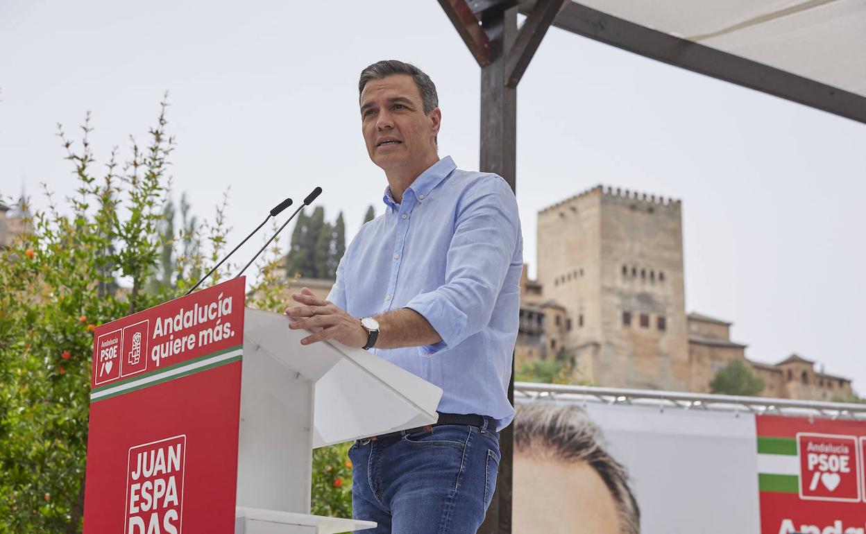 Pedro Sánchez, durante el acto celebrado en Granada este domingo.