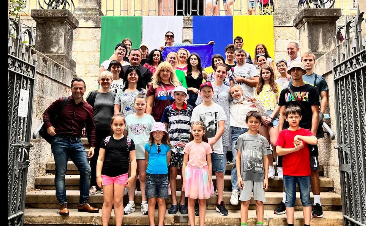 Foto de familia a las puertas del Museo de Jaén.