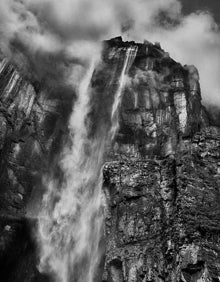 Imagen secundaria 2 - Arriba, volcán Karimsky (Kamchatka, Rusia); debajo, río Negro, afluente del Amazonas (Brasil) y salto del Ángel. 