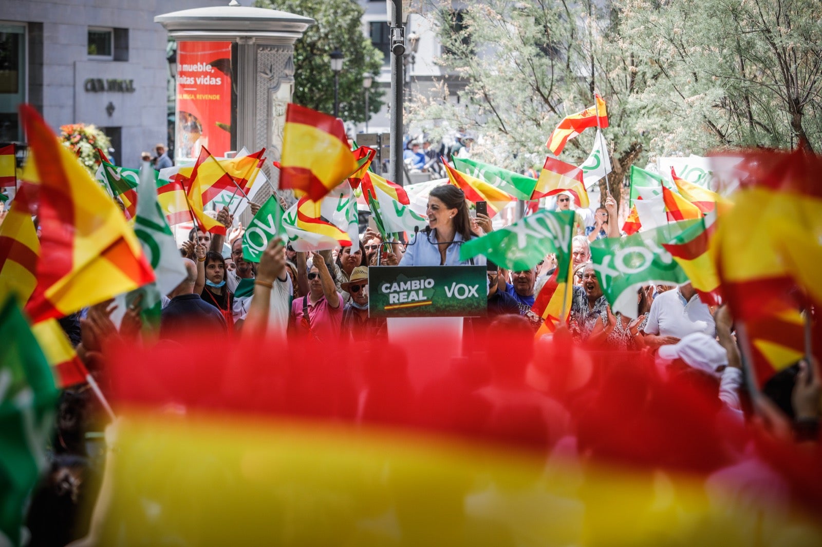 La candidata celebra la decisión del Contencioso-Administrativo de no admitir a trámite la demanda de Andaluces Levantaos sobre su empadronamiento, una polémica que califica de «bulo»