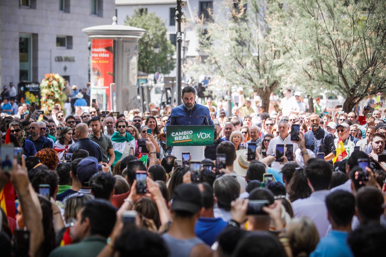 La candidata celebra la decisión del Contencioso-Administrativo de no admitir a trámite la demanda de Andaluces Levantaos sobre su empadronamiento, una polémica que califica de «bulo»