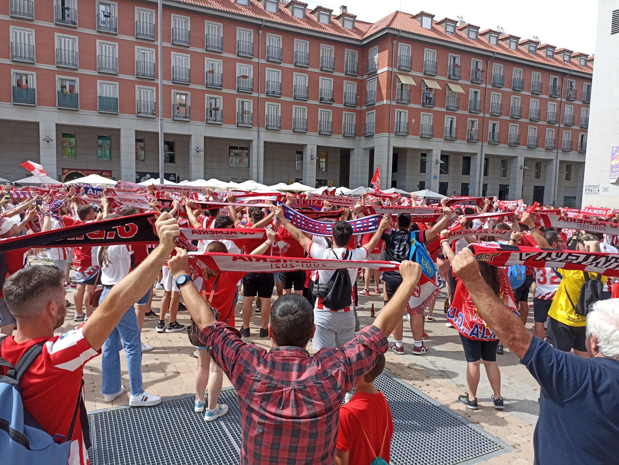 Fotos: Leganés es rojiblanco