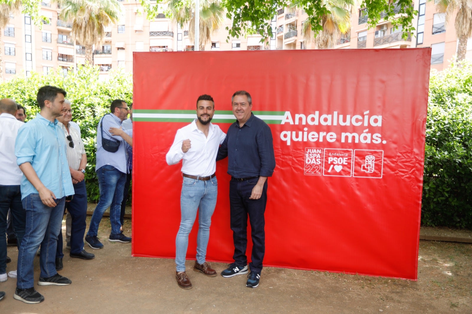 Más de 80 imágenes de los ediles socialistas de la provincia con el candidato del partido a la presidencia de la Junta