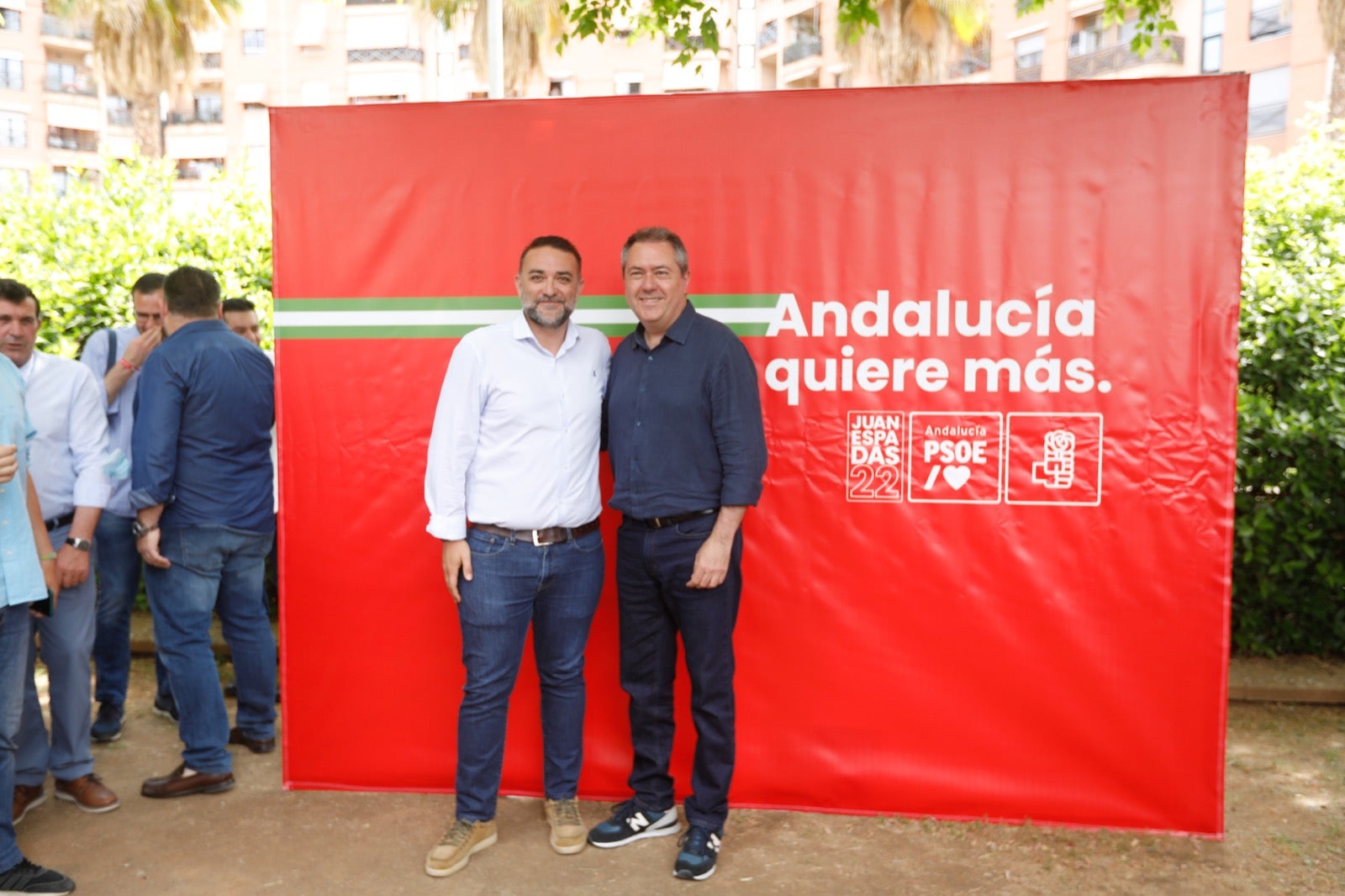 Más de 80 imágenes de los ediles socialistas de la provincia con el candidato del partido a la presidencia de la Junta