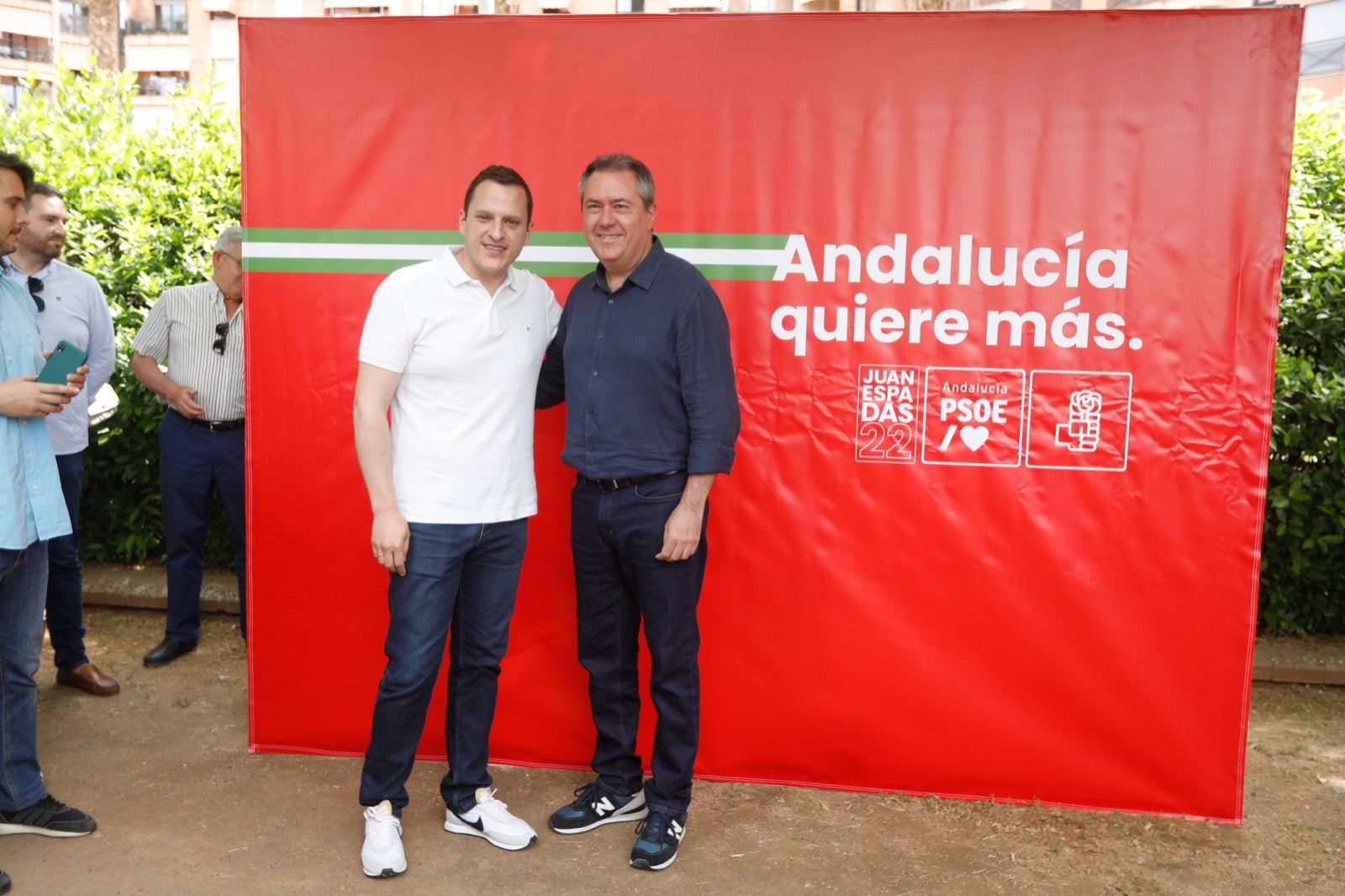 Más de 80 imágenes de los ediles socialistas de la provincia con el candidato del partido a la presidencia de la Junta