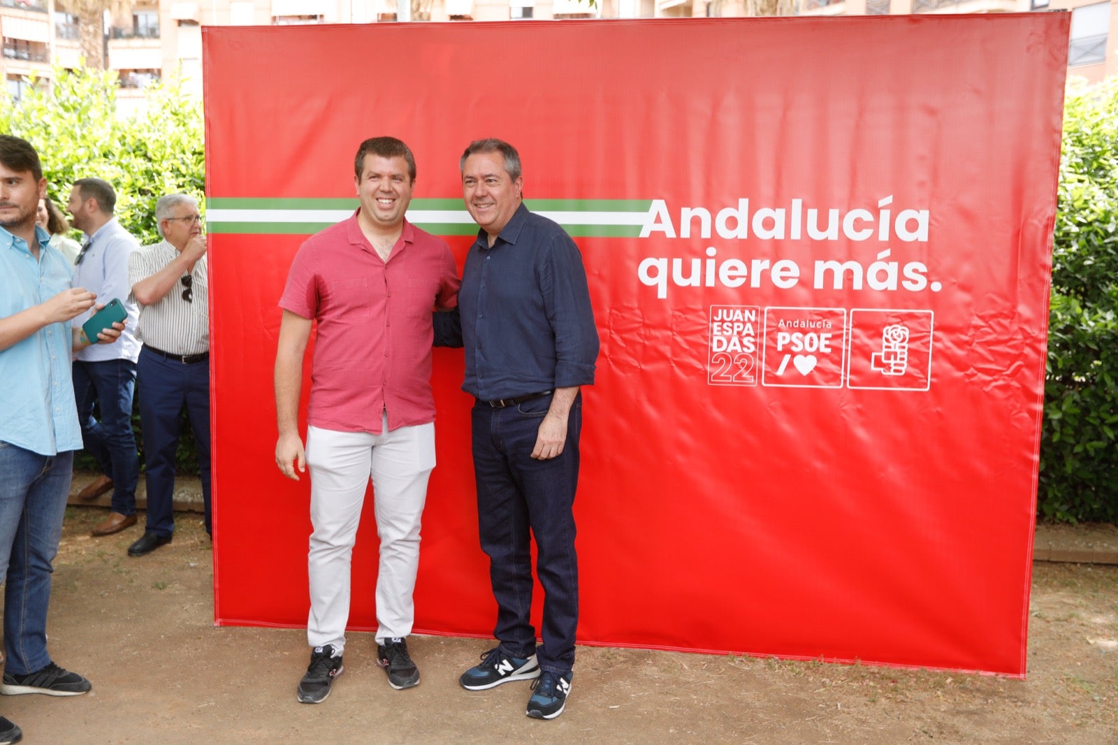 Más de 80 imágenes de los ediles socialistas de la provincia con el candidato del partido a la presidencia de la Junta