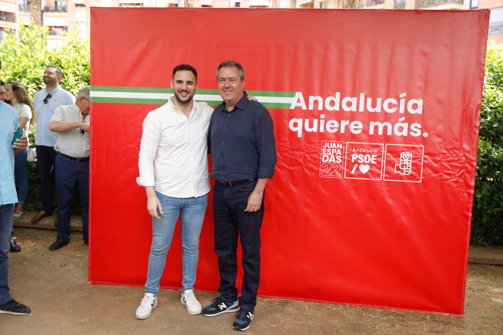 Más de 80 imágenes de los ediles socialistas de la provincia con el candidato del partido a la presidencia de la Junta