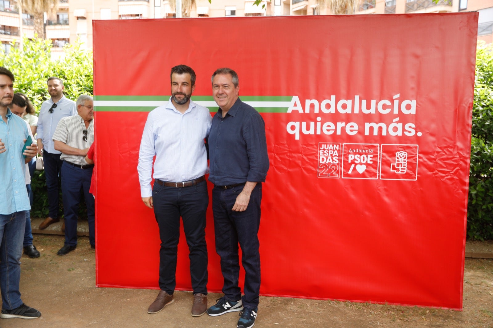 Más de 80 imágenes de los ediles socialistas de la provincia con el candidato del partido a la presidencia de la Junta