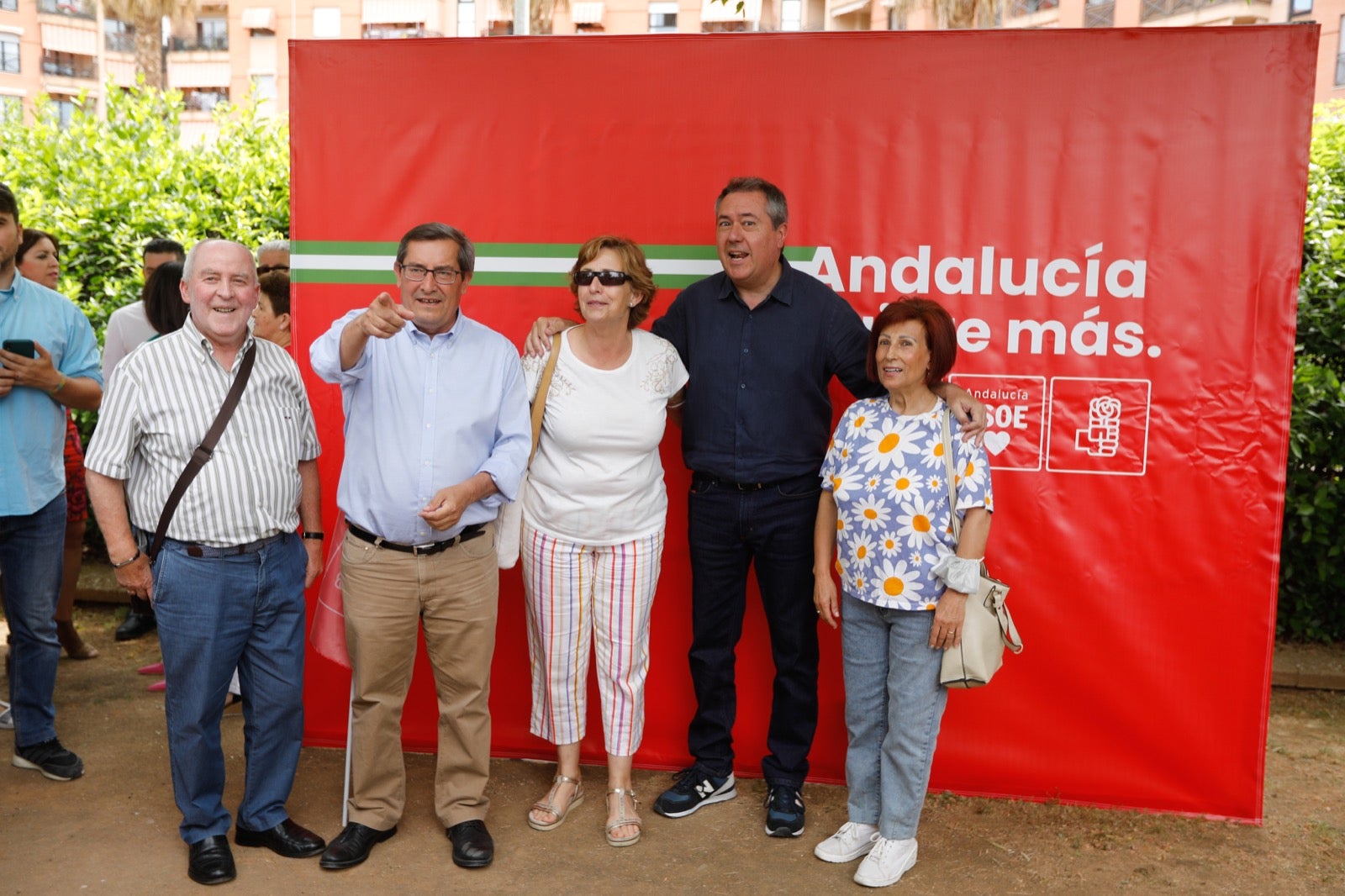 Más de 80 imágenes de los ediles socialistas de la provincia con el candidato del partido a la presidencia de la Junta