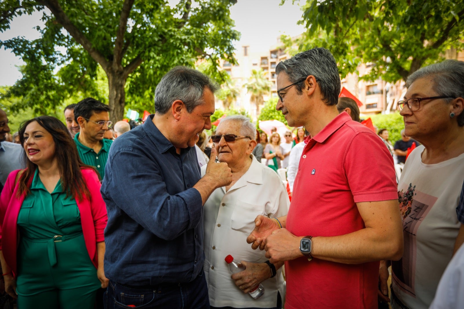 Más de 80 imágenes de los ediles socialistas de la provincia con el candidato del partido a la presidencia de la Junta