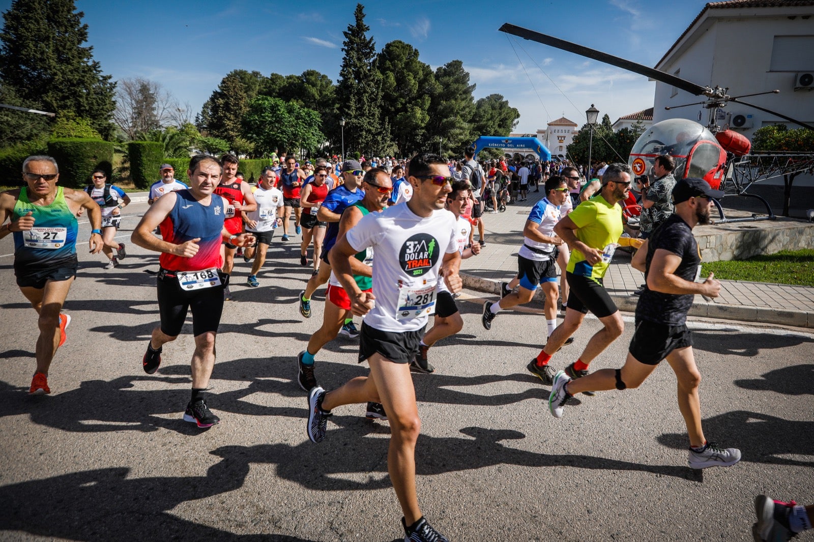 Así se ha desarrollado la segunda carrera de 'Los Volantones', celebrada con motivo de los actos del centenario de la base