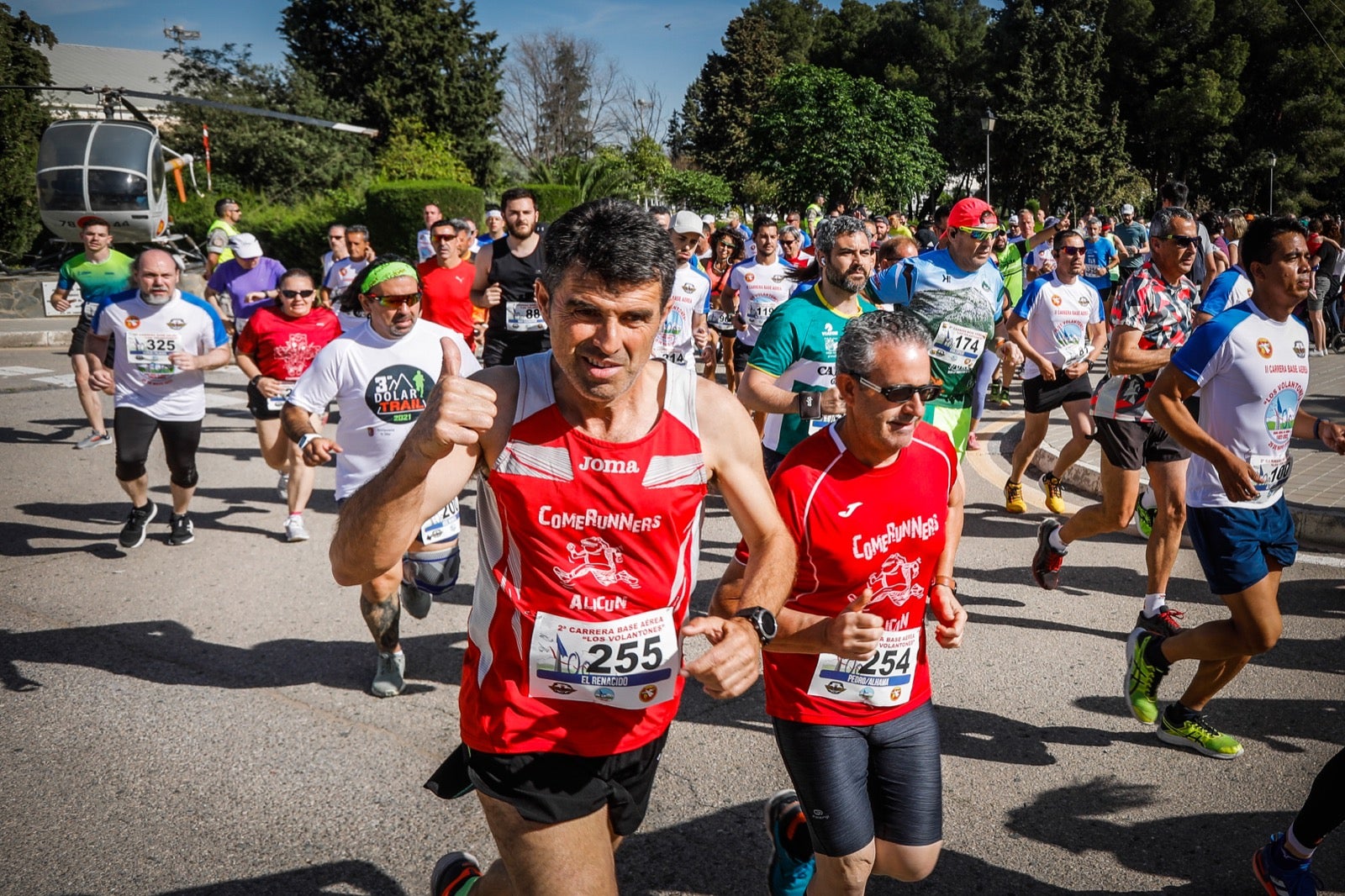 Así se ha desarrollado la segunda carrera de 'Los Volantones', celebrada con motivo de los actos del centenario de la base