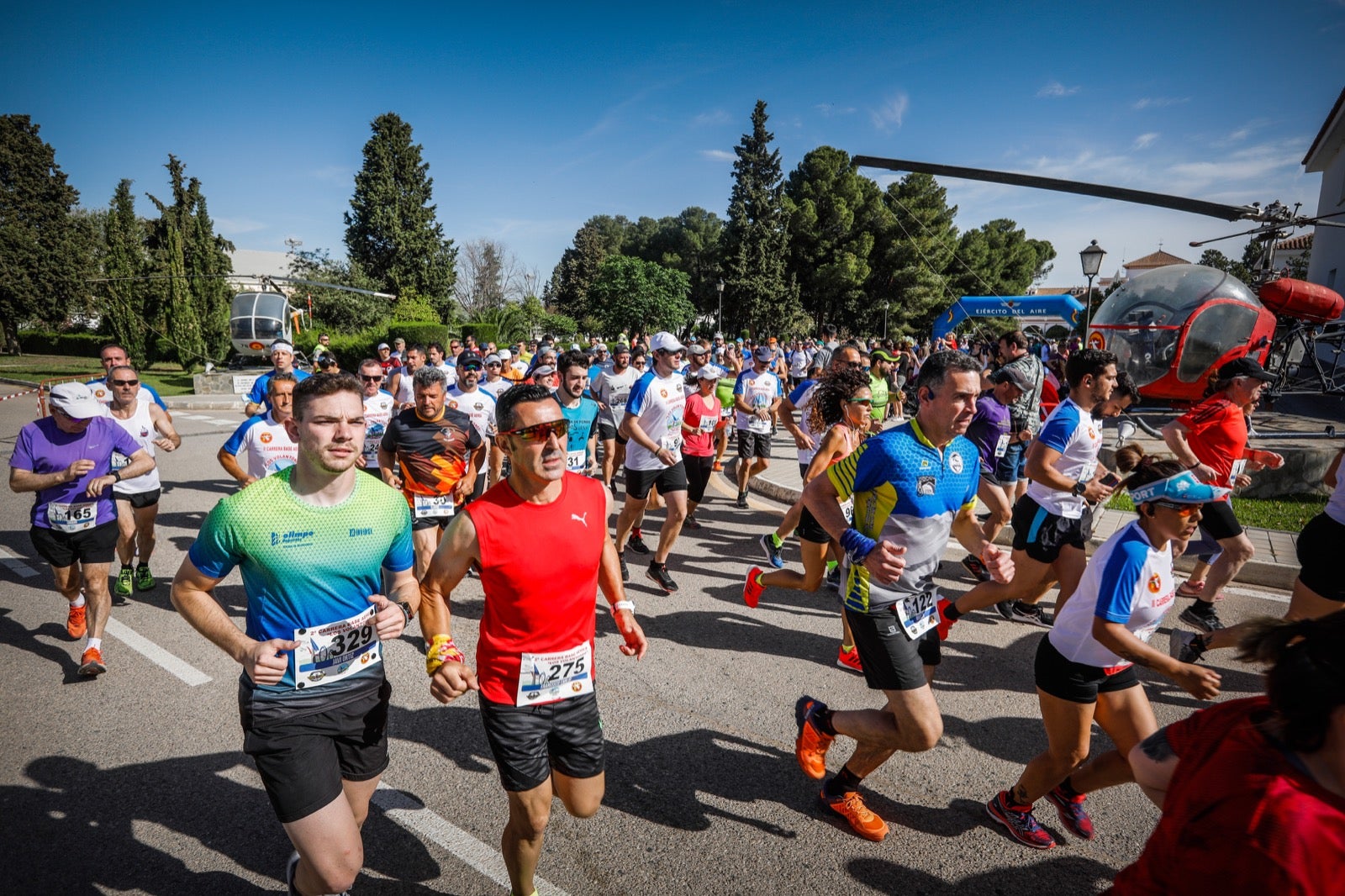 Así se ha desarrollado la segunda carrera de 'Los Volantones', celebrada con motivo de los actos del centenario de la base