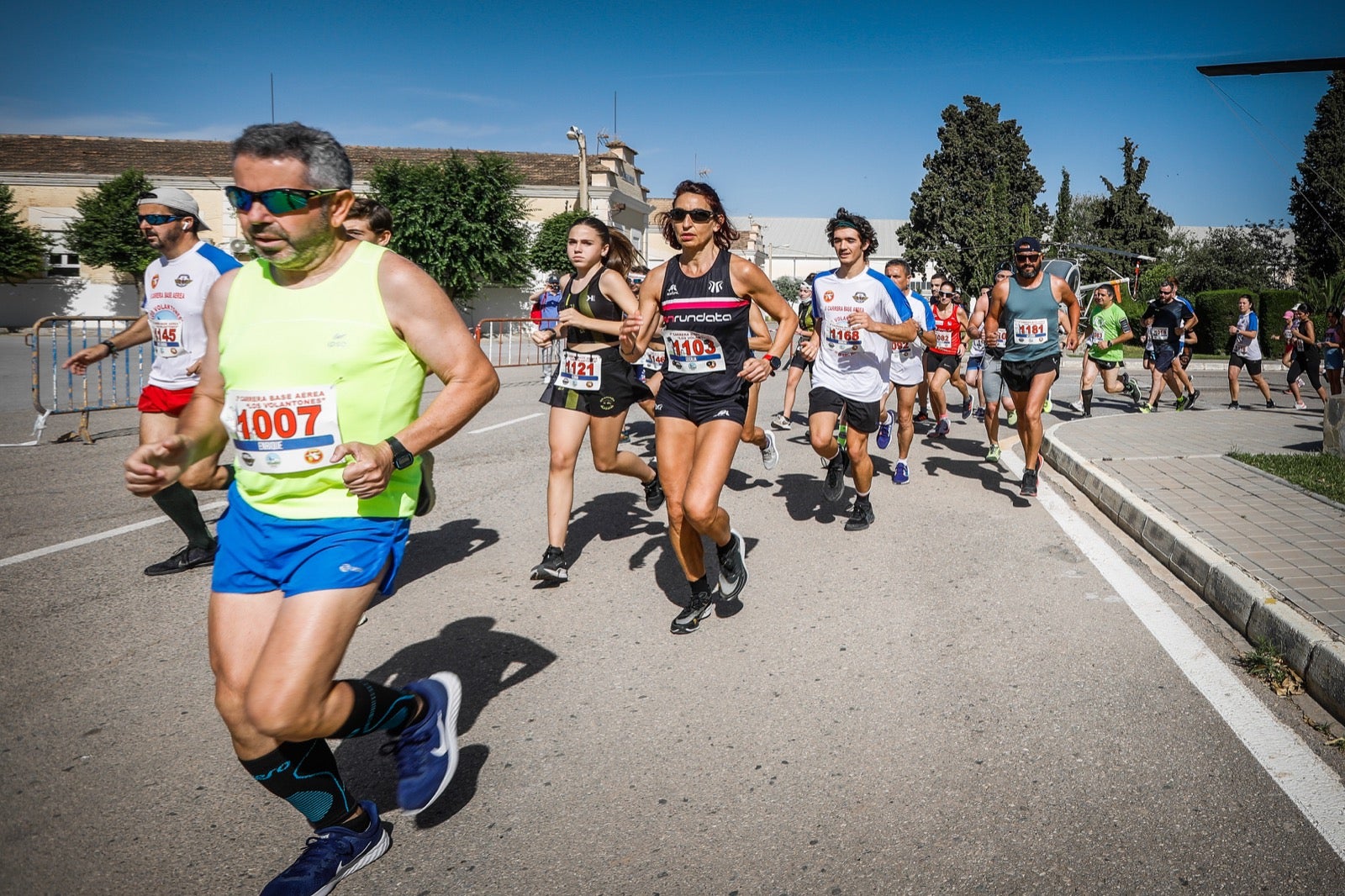 Así se ha desarrollado la segunda carrera de 'Los Volantones', celebrada con motivo de los actos del centenario de la base