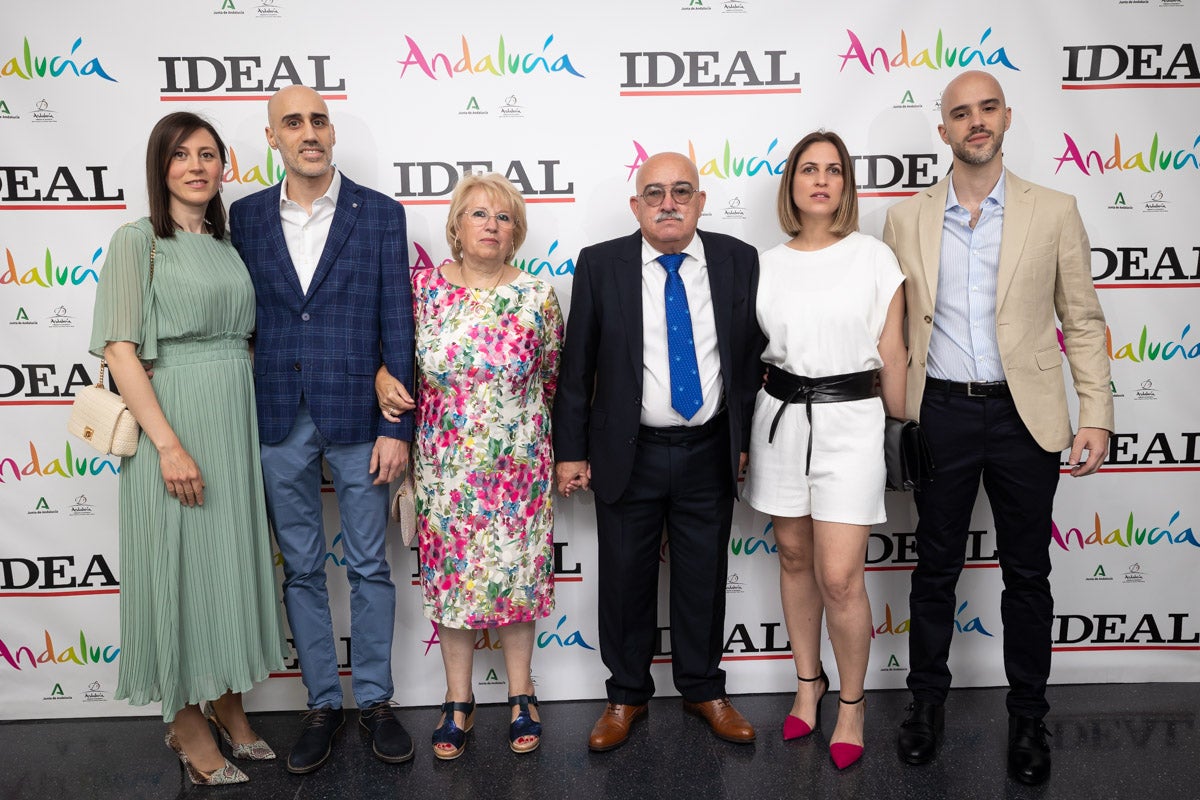 Se ha reconocido a lo mejor del sector granadino en cinco categorías: Mejor Hotel, Mejor Cocinero, Mejor Alojamiento Rural, Mejor Taberna y Mejor Restaurante