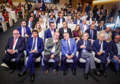 Imagen secundaria 1 - Asistentes el acto. 