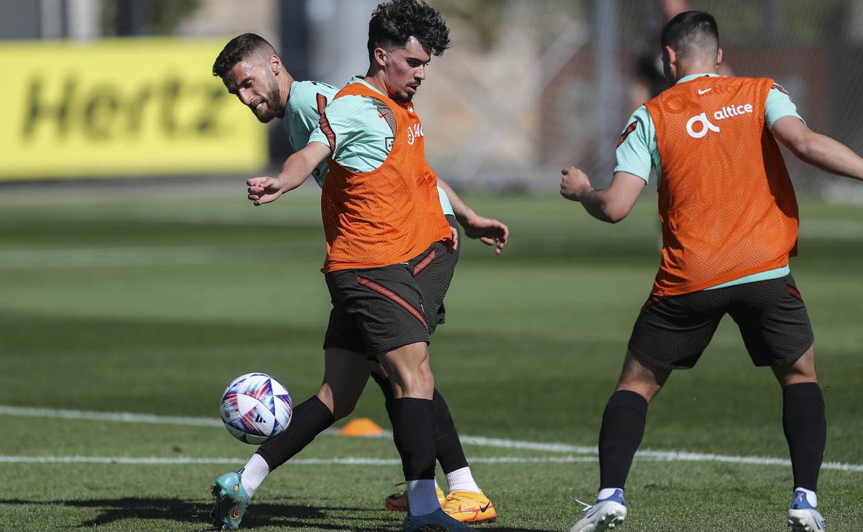 Domingos Duarte entrena con Portugal esta semana.