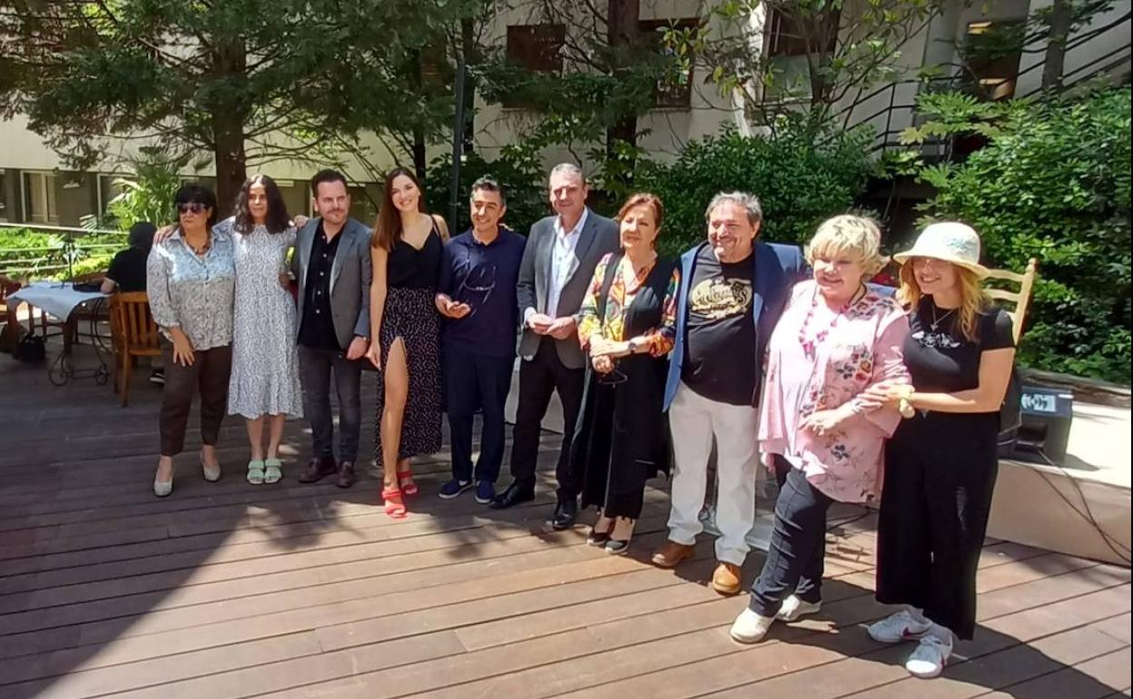Paco Ortega, Karina, Carmen Linares y Ángel Vera, entre otros, en la presentación del disco en Madrid.