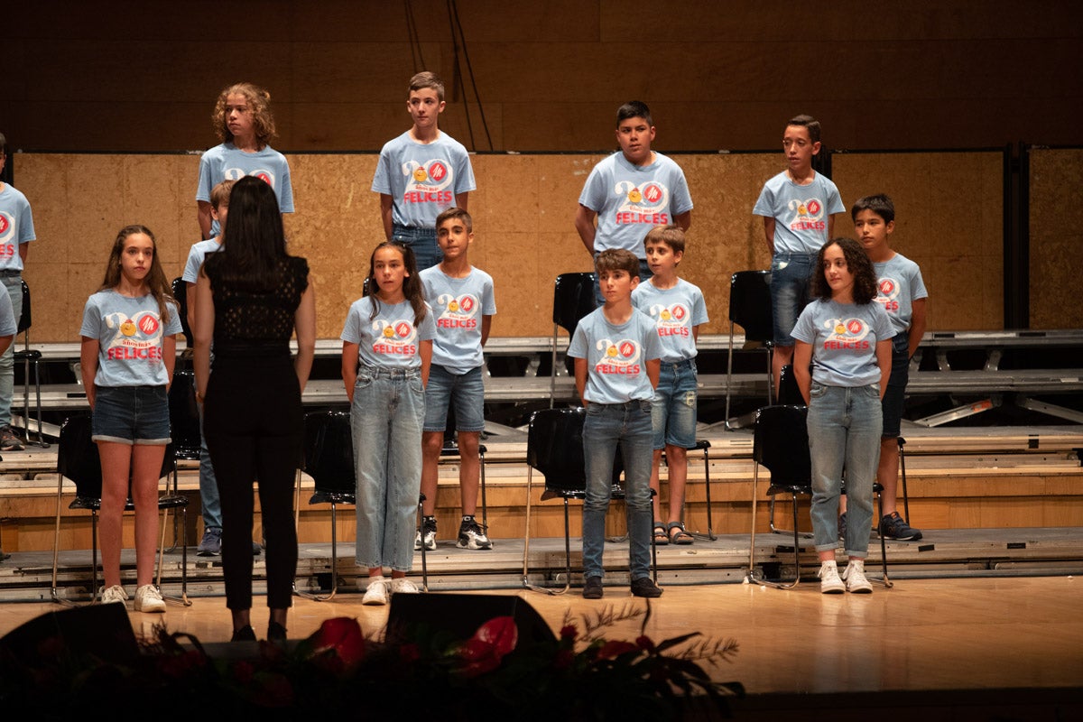Los alumnos de Iniciativas musicales, sobre el escenario.