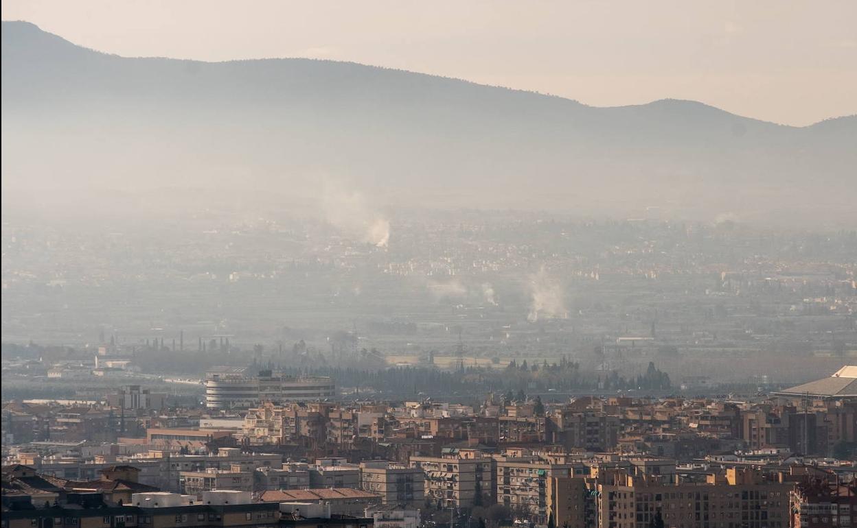 La boina de contaminación, sobre la capital.