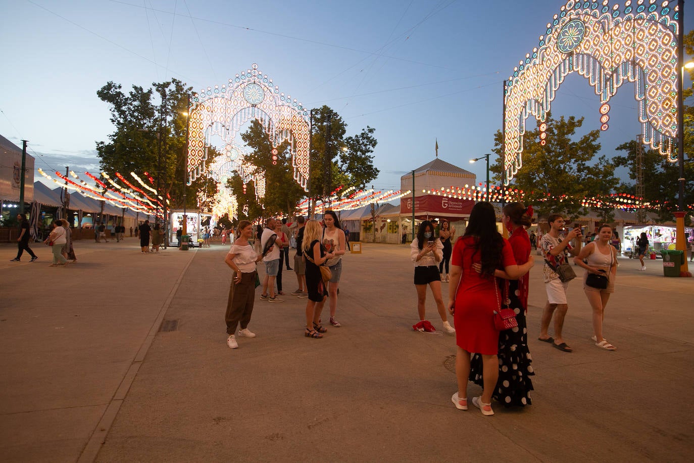 Los granadinos aprovecharon la disminución del calor para disfrutar del ferial