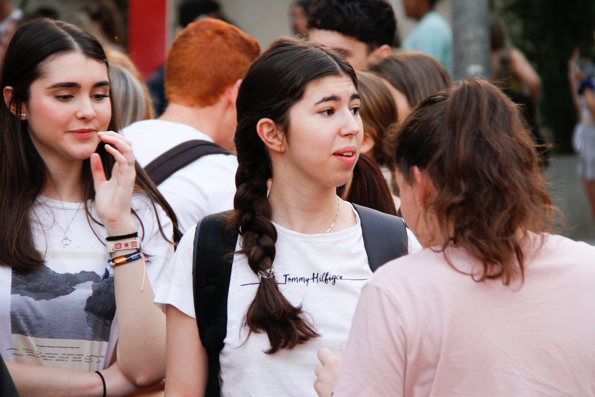 Estudiantes entran a la prueba de Selectividad en Granada